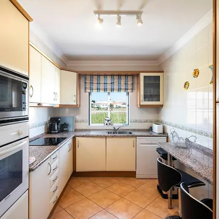 Lovely 2-bed In Sao Rafael Албуфейра