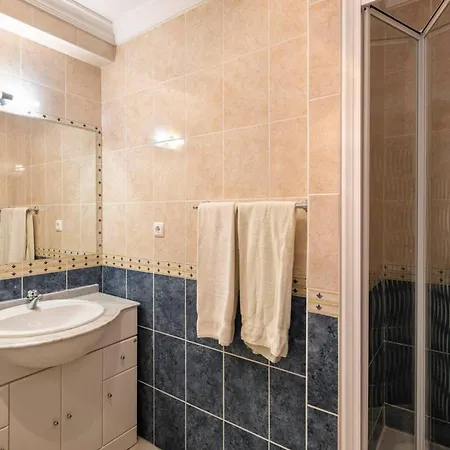 Lovely 2-bed In Sao Rafael Apartamento