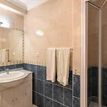Lovely 2-bed In Sao Rafael Апартаменты